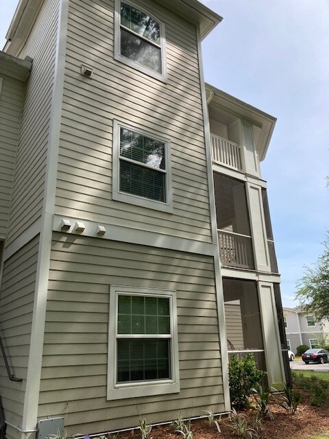 1300 Park W Blvd, Unit 511 in Mount Pleasant, SC - Foto de edificio - Building Photo