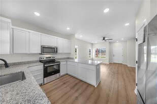 601 Cosmos St in Centerton, AR - Building Photo