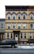 818 Macon St in Brooklyn, NY - Building Photo