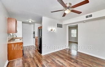 6681 Chesapeake Dr in Florissant, MO - Building Photo - Building Photo