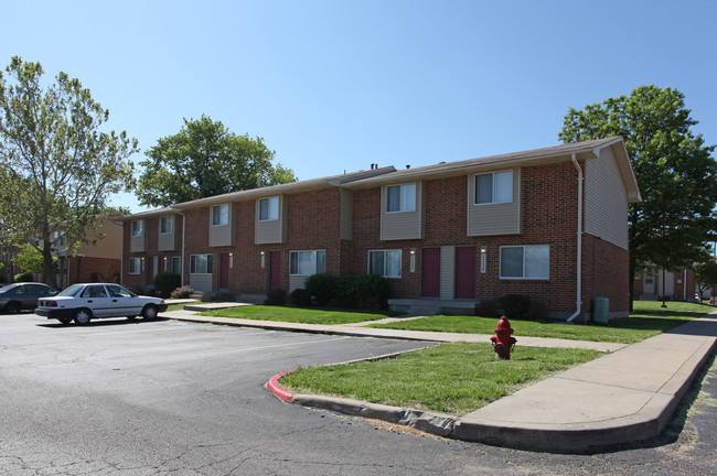 Highland Park Townhomes in Topeka, KS - Building Photo - Building Photo