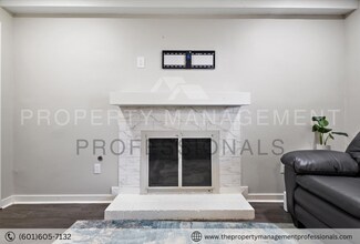 2313 River Oaks Blvd in Jackson, MS - Building Photo - Building Photo