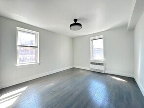 39-35 51st St in Queens, NY - Building Photo - Building Photo