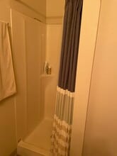 356 W Main St, Unit Apt 1 in Marshall, MN - Foto de edificio - Building Photo