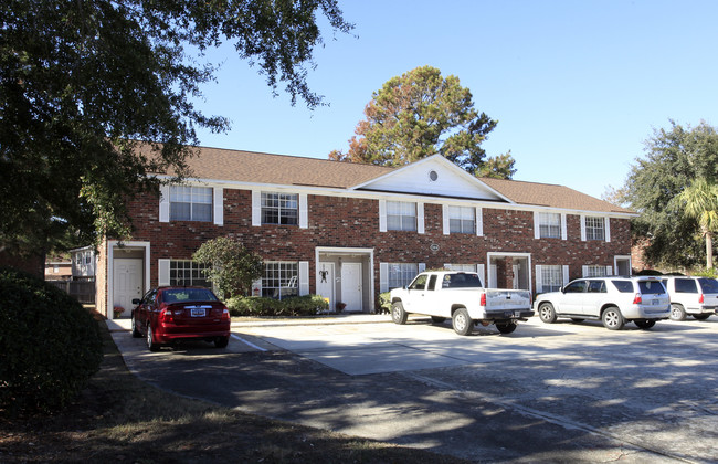 Oak Leaf Townhouses in Mount Pleasant, SC - Building Photo - Building Photo