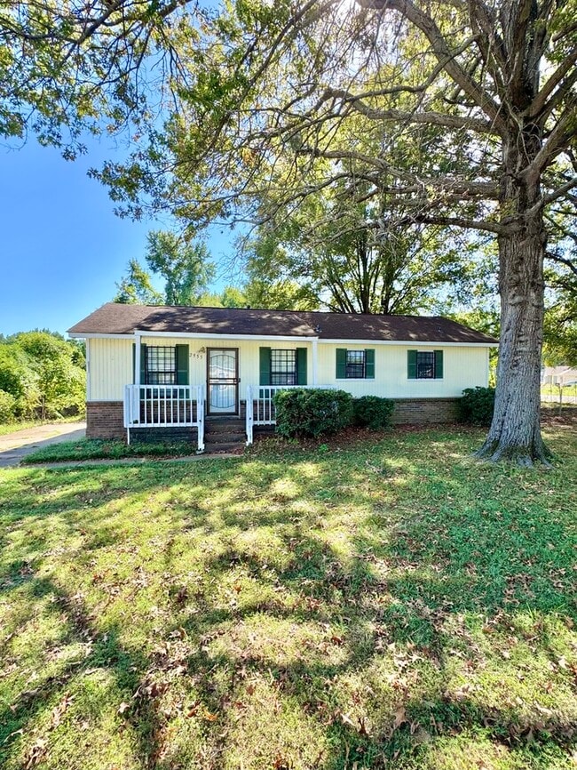 property at 2955 Lake Park Rd