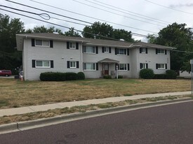 6000-6020 Metcalf Ln in Overland Park, KS - Building Photo