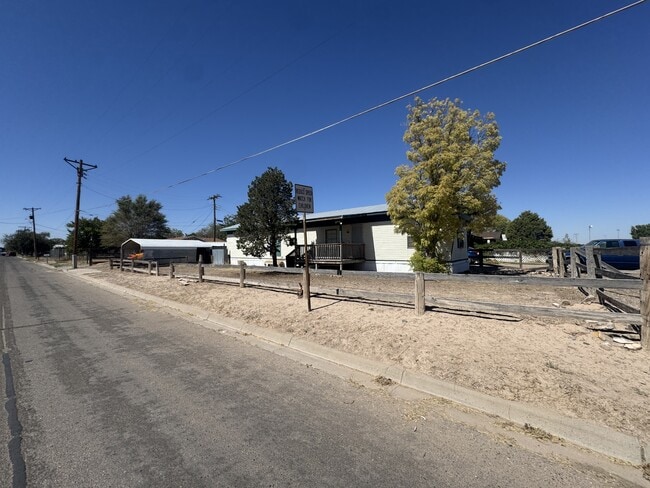 2300 N Prairie Ave in Roswell, NM - Foto de edificio - Building Photo