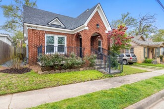 315 E 1st St in Tyler, TX - Building Photo - Building Photo