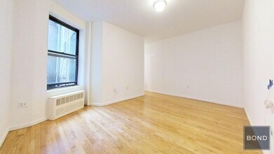 411 E 70th St in New York, NY - Building Photo - Building Photo
