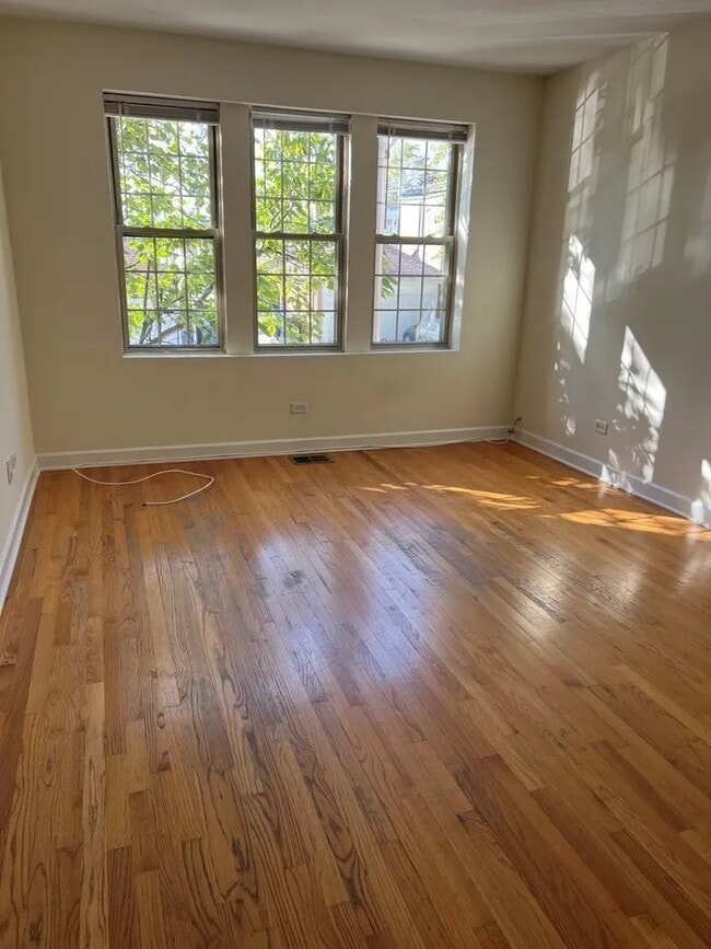 3339 N Lamon Ave in Chicago, IL - Building Photo - Building Photo