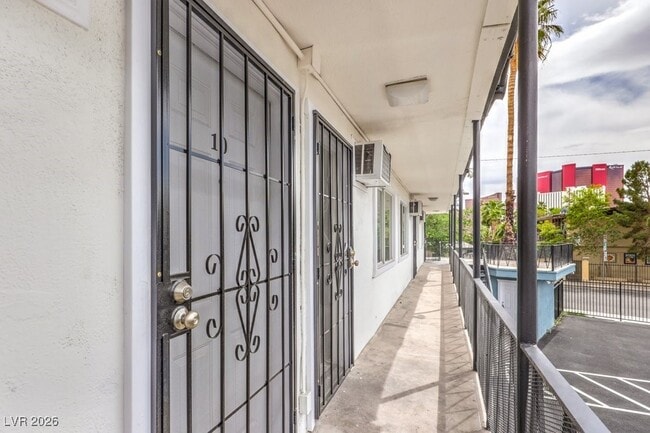 324 W Cleveland Ave in Las Vegas, NV - Building Photo - Building Photo