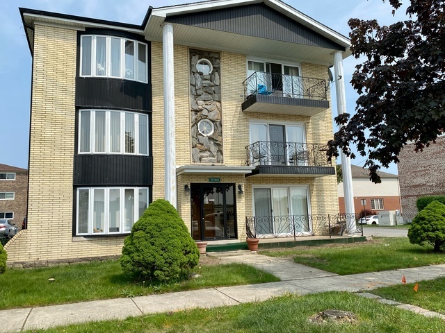 property at 11255 S Roberts Rd