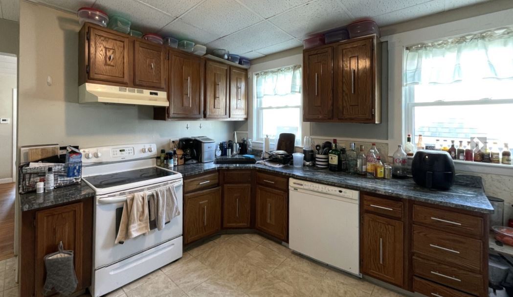 14 Dow St, Unit 2 in Somerville, MA - Building Photo