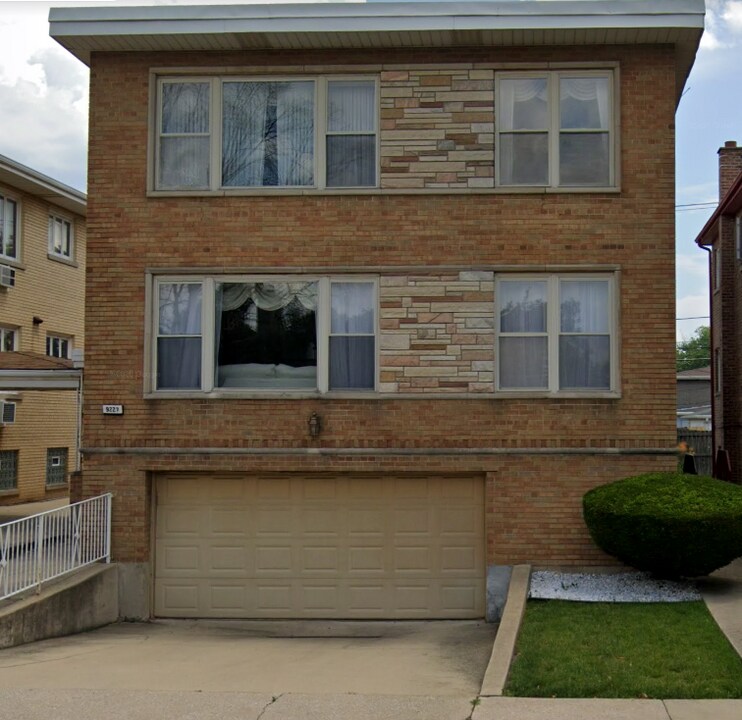 9227 S Cregier Ave-Unit -Unit 1 in Chicago, IL - Foto de edificio