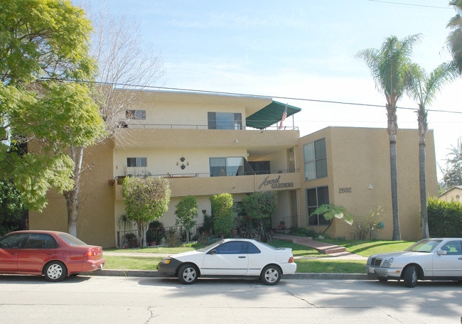 Avenel Gardens in Los Angeles, CA - Building Photo - Building Photo