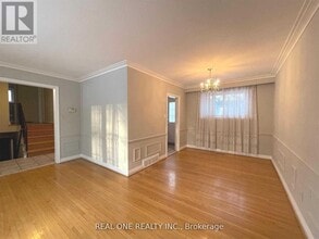 17 Valleycrest Ave in Markham, ON - Building Photo - Building Photo