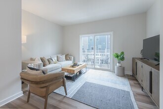 The Retreat at Brandywine Crossing in Brandywine, MD - Foto de edificio - Building Photo