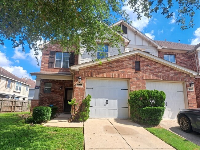 13134 Stratford Skies Ln