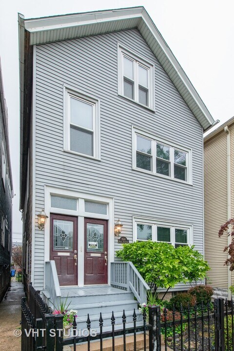 3041 N Southport Ave in Chicago, IL - Building Photo