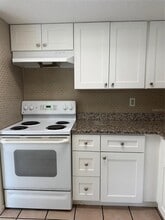 1811 Marbeth St in Sarasota, FL - Building Photo - Building Photo