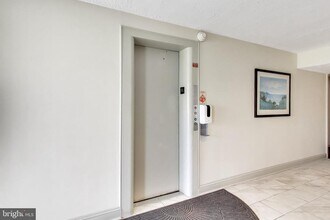 7420 Lakeview Dr in Bethesda, MD - Building Photo - Building Photo