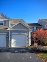 2406 Sheehan Dr in Naperville, IL - Building Photo