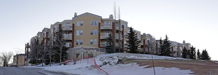 Beacon Hill in Calgary, AB - Building Photo - Building Photo