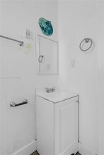 110 NW 9th Ave, Unit 3 in Miami, FL - Building Photo - Building Photo