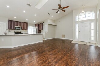 1598 Royal Oaks Dr in Apopka, FL - Building Photo - Building Photo