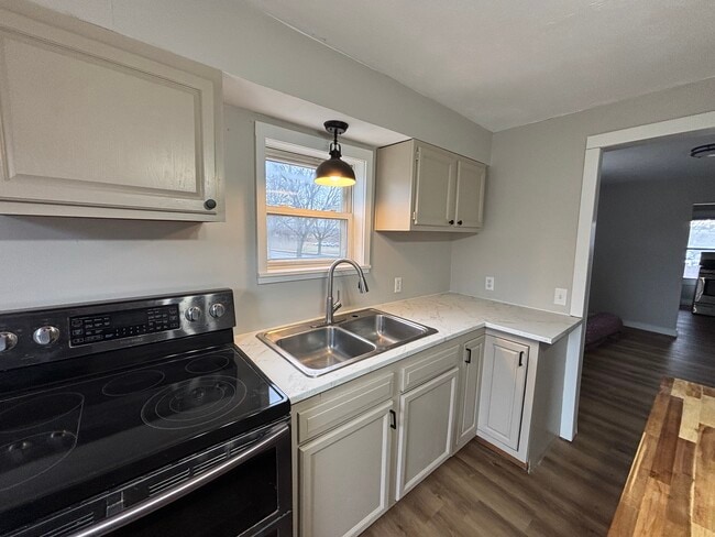 668 Sullivan St, Unit A in Elmira, NY - Foto de edificio - Building Photo