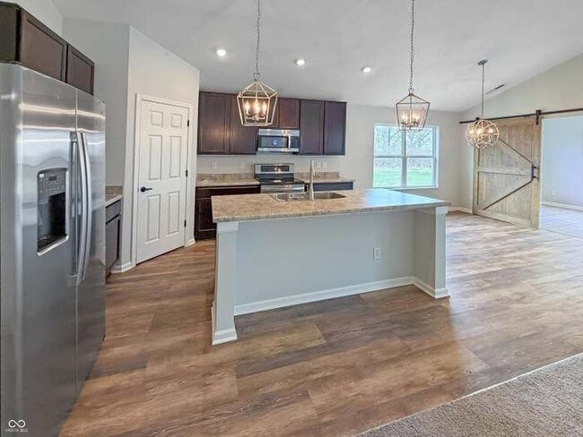 2427 Ross Common Ct in Indianapolis, IN - Foto de edificio - Building Photo