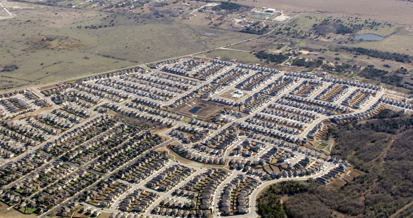 Bradshaw Crossing in Austin, TX - Building Photo