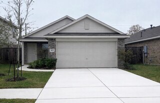 9103 Estes Lks Dr in Baytown, TX - Building Photo