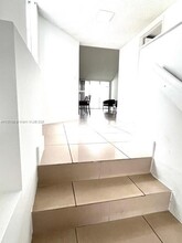 9762 NW 49th Terrace in Doral, FL - Foto de edificio - Building Photo