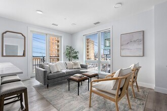 97 Ocean Ave, Unit #413 in South Yarmouth, MA - Foto de edificio - Building Photo