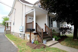 67 Scofield Ave in Stamford, CT - Building Photo