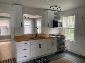 12 Lowell St in Windsor, VT - Building Photo