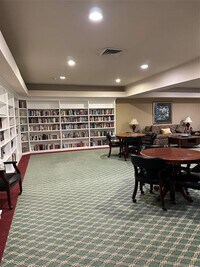 2815 Kings Crossing Dr photo'