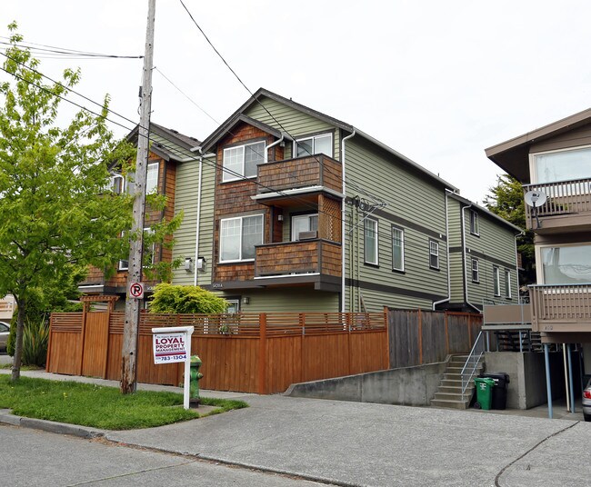 1424-1426 NW 62nd St in Seattle, WA - Foto de edificio - Building Photo