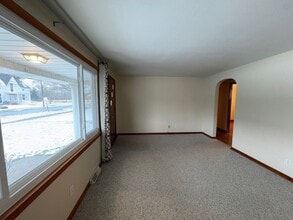 1115 Lake St in Girard, PA - Building Photo - Building Photo