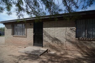 132 E 34th St in Tucson, AZ - Building Photo