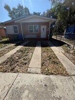 920 NW 55th Ter in Miami, FL - Building Photo