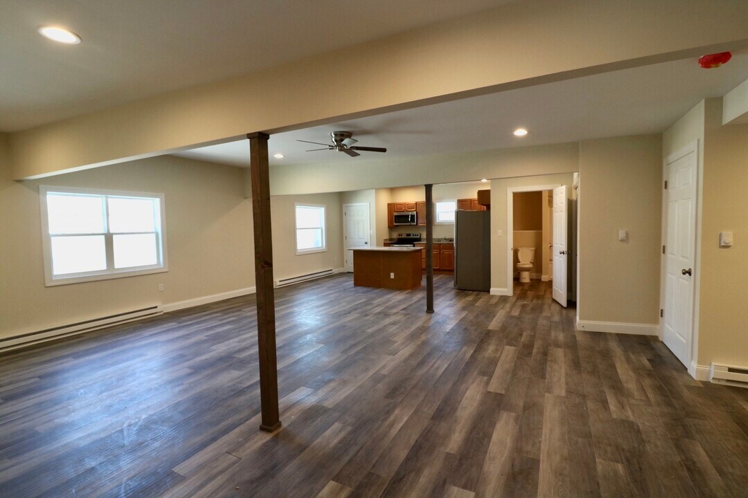 120 Sans Dr in Henryville, PA - Foto de edificio