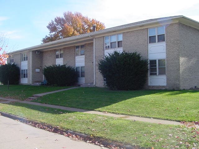 2607-2609 Diehn Ave in Davenport, IA - Building Photo