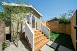 2320 1/2 Alta St in Los Angeles, CA - Building Photo
