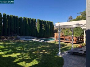 11620 Regio Ct in Dublin, CA - Building Photo - Building Photo