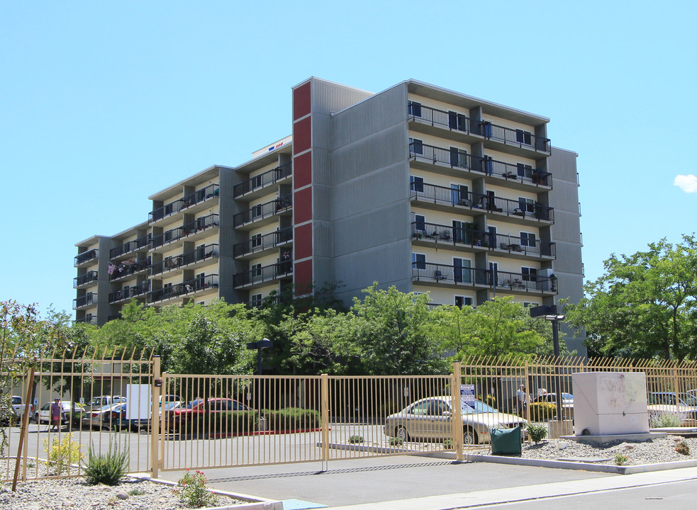 Sierra Manor II in Reno, NV - Building Photo