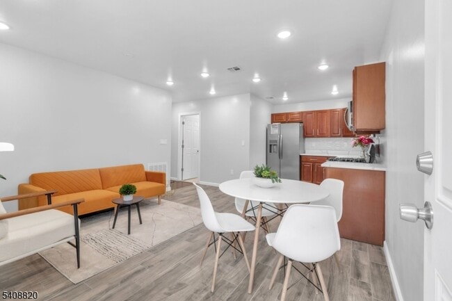 4 1st St in Elizabeth, NJ - Building Photo - Building Photo