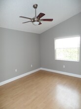 2850 N Oakland Forest Dr in Fort Lauderdale, FL - Building Photo - Building Photo